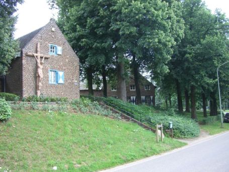 Swalmen-Asselt NL : Pastoor Pinckersstraat, ehemaliges Back- und Kutschenhaus des Asselterhofs, in dem heute ein Kulturhistorisches Museum eingerichtet wurde.